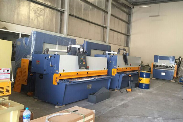 Loading the Shearing Machine(QC11Y-16X61000) to Vietnam