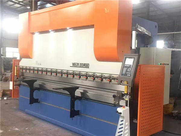 Loading the Shearing Machine(QC11Y-16X61000) to Vietnam